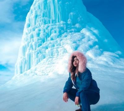 Vulcão de gelo no cazaquistão atrai turistas do mundo inteiro
