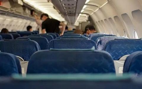 14 situações que você deveria evitar em uma viagem de avião