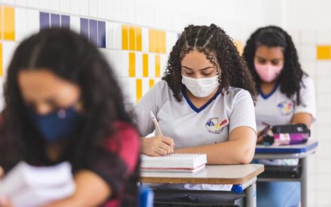 ENEM 2022: EDUCAÇÃO DISPONIBILIZA LIVROS E PODCAST PARA AJUDAR NA PREPARAÇÃO DOS ESTUDANTES