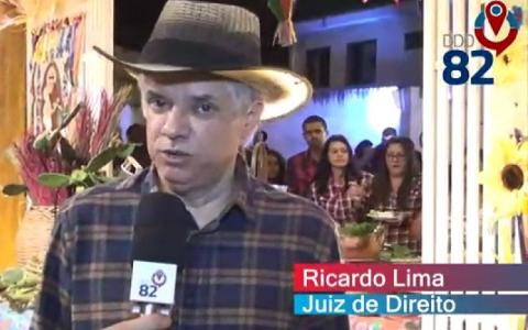 O cantor e juiz de direito Dr. Ricardo Lima abrilhantou a festa de confraternização junina do TJ/AL